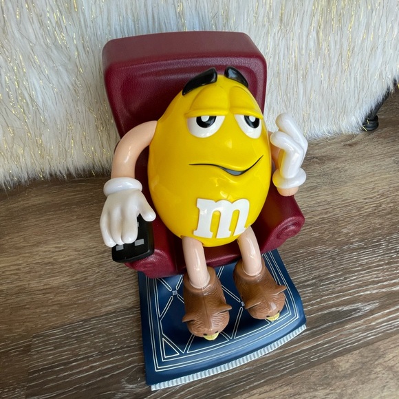 M&M'S Other - M&Ms vintage toy candy dispenser lounge chair 1999